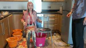 mess-virgin-in-work-gear-vs-stale-slime_